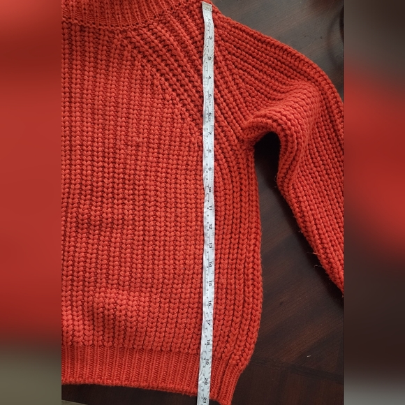 Forever 21 Sweater - Picture 3 of 4